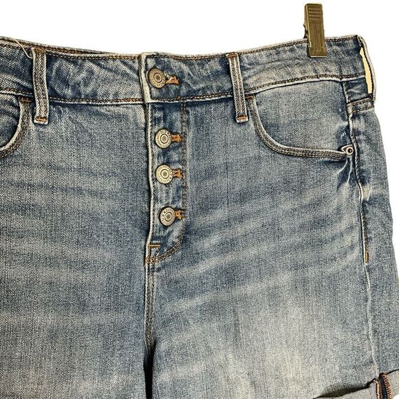 Old Navy Women's Shorts Size 10 High Rise Button Front Light Wash Denim Cuffs - Picture 2 of 6